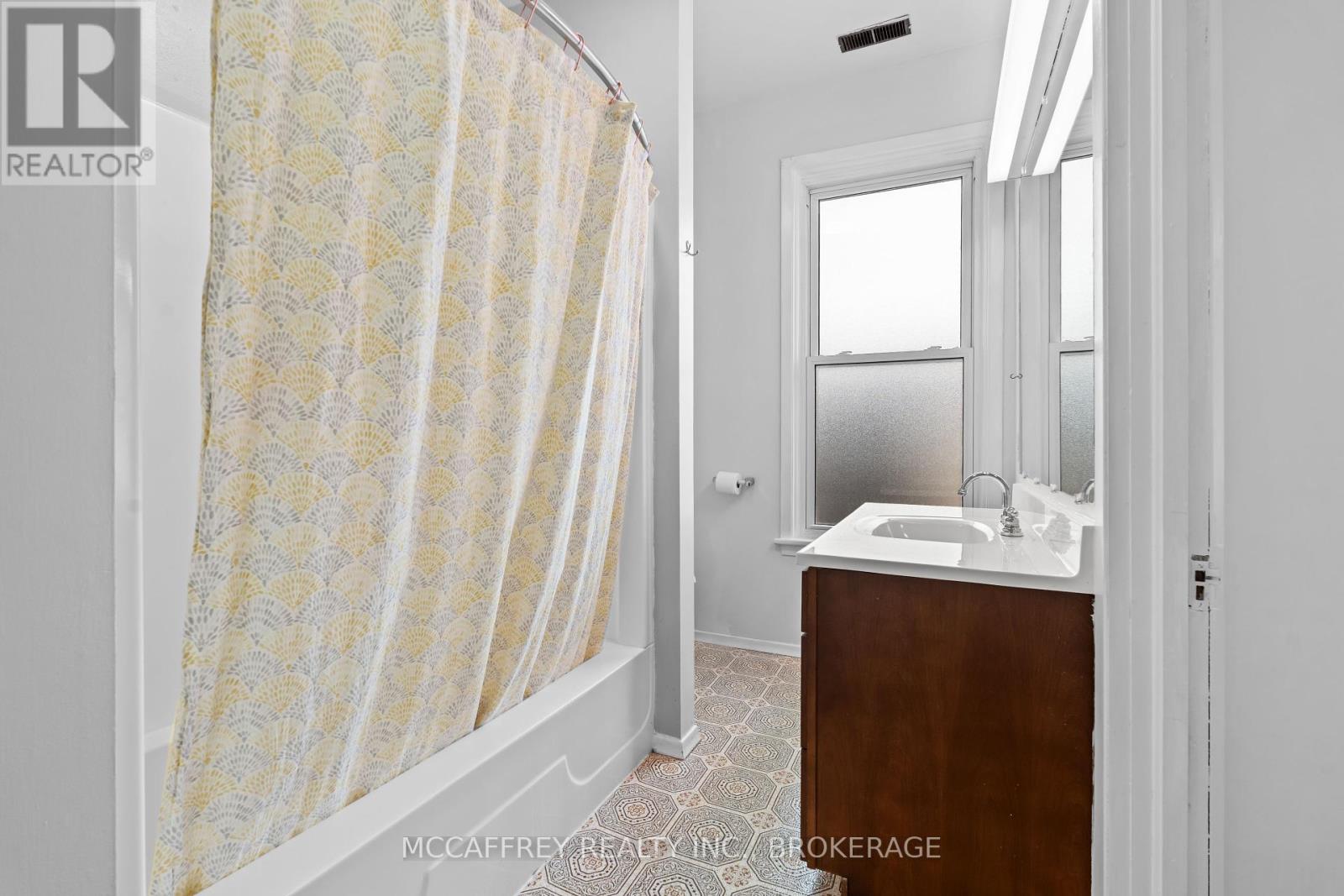 209 Centre Street N, Greater Napanee, Ontario  K7R 1N7 - Photo 42 - X12075983