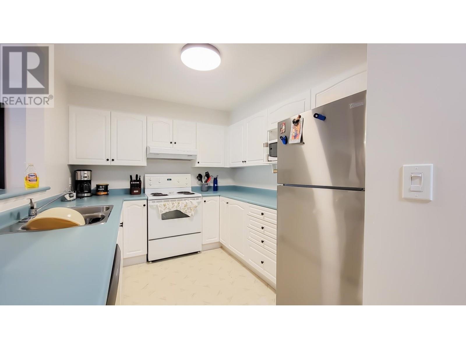 Property at 21 2378 RINDALL AVENUE image 3