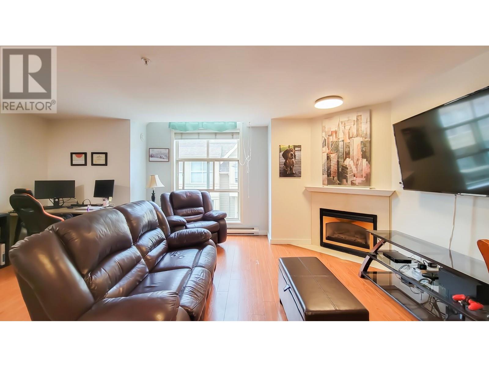 Property at 21 2378 RINDALL AVENUE image 1