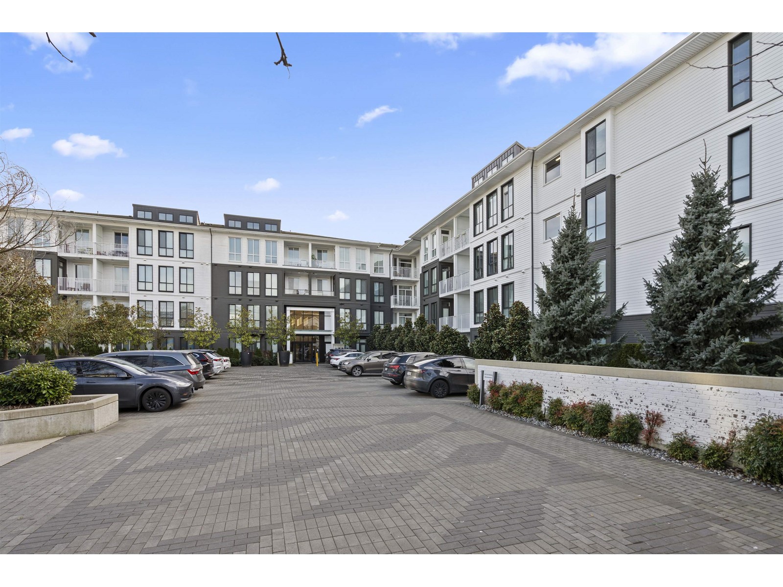 409 14968 101a Avenue, Surrey, British Columbia  V3R 0E8 - Photo 4 - R2988841