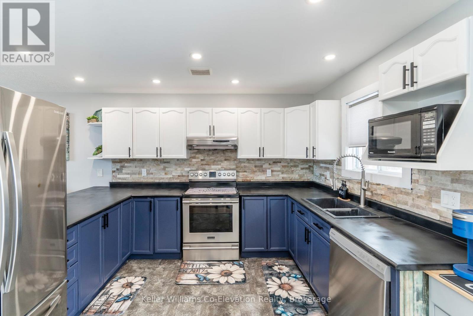 56 Byrnes Crescent, Penetanguishene, Ontario  L9M 1V9 - Photo 7 - S12076004