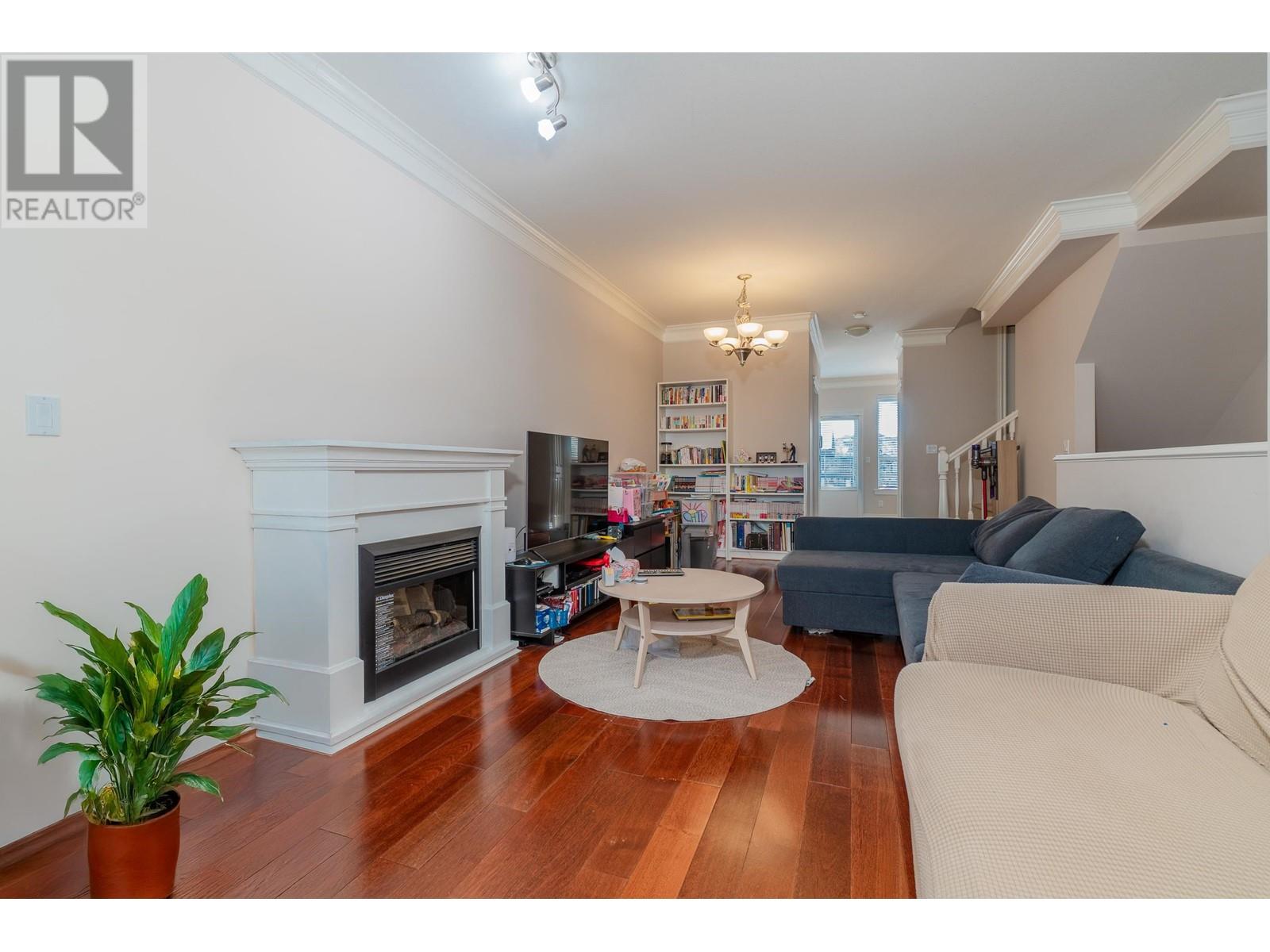 8 9051 Blundell Road, Richmond, British Columbia  V6Y 1K4 - Photo 3 - R2988772