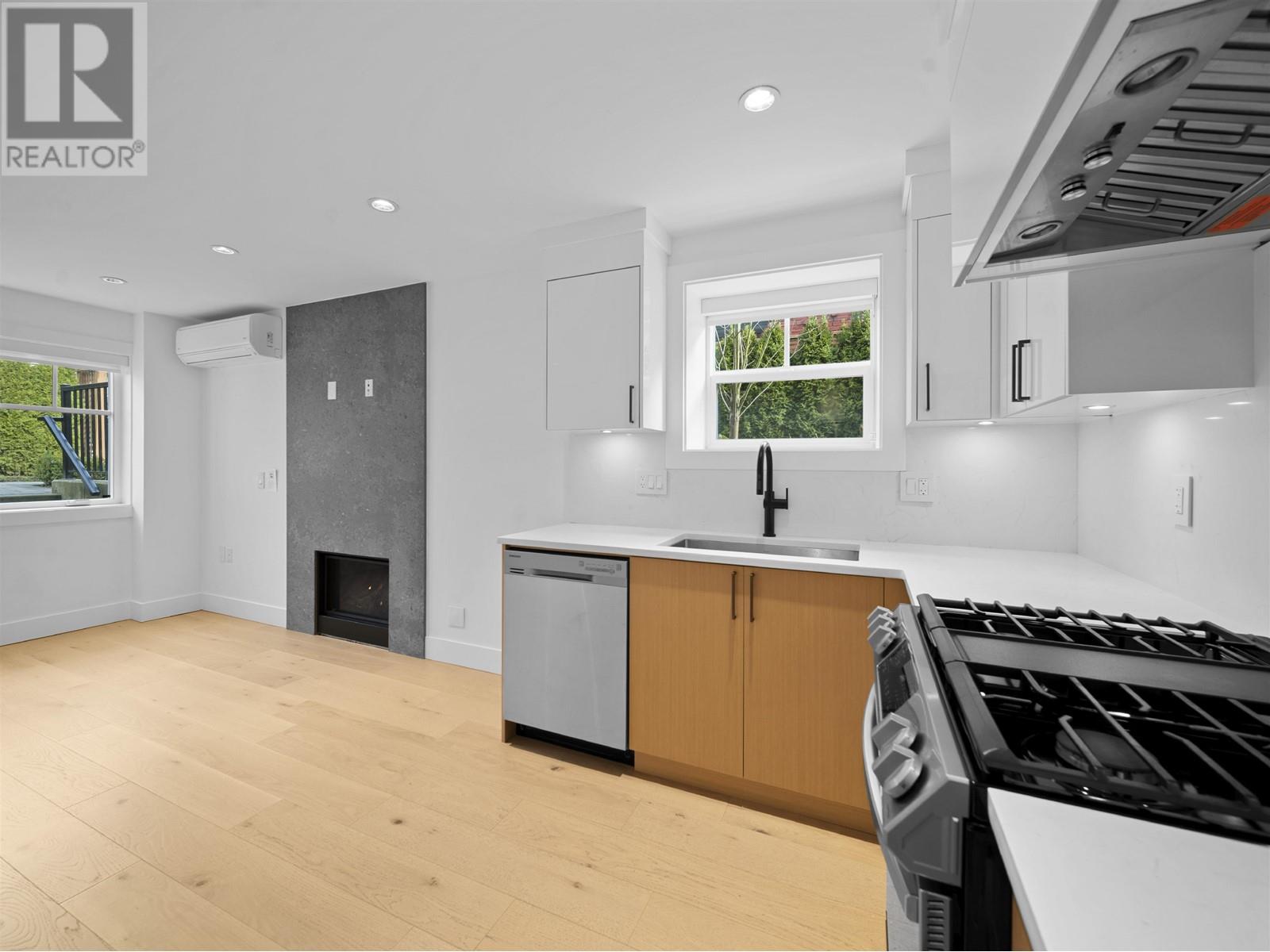 1824 W 12th Avenue, Vancouver, British Columbia  V6J 2E8 - Photo 14 - R2989121