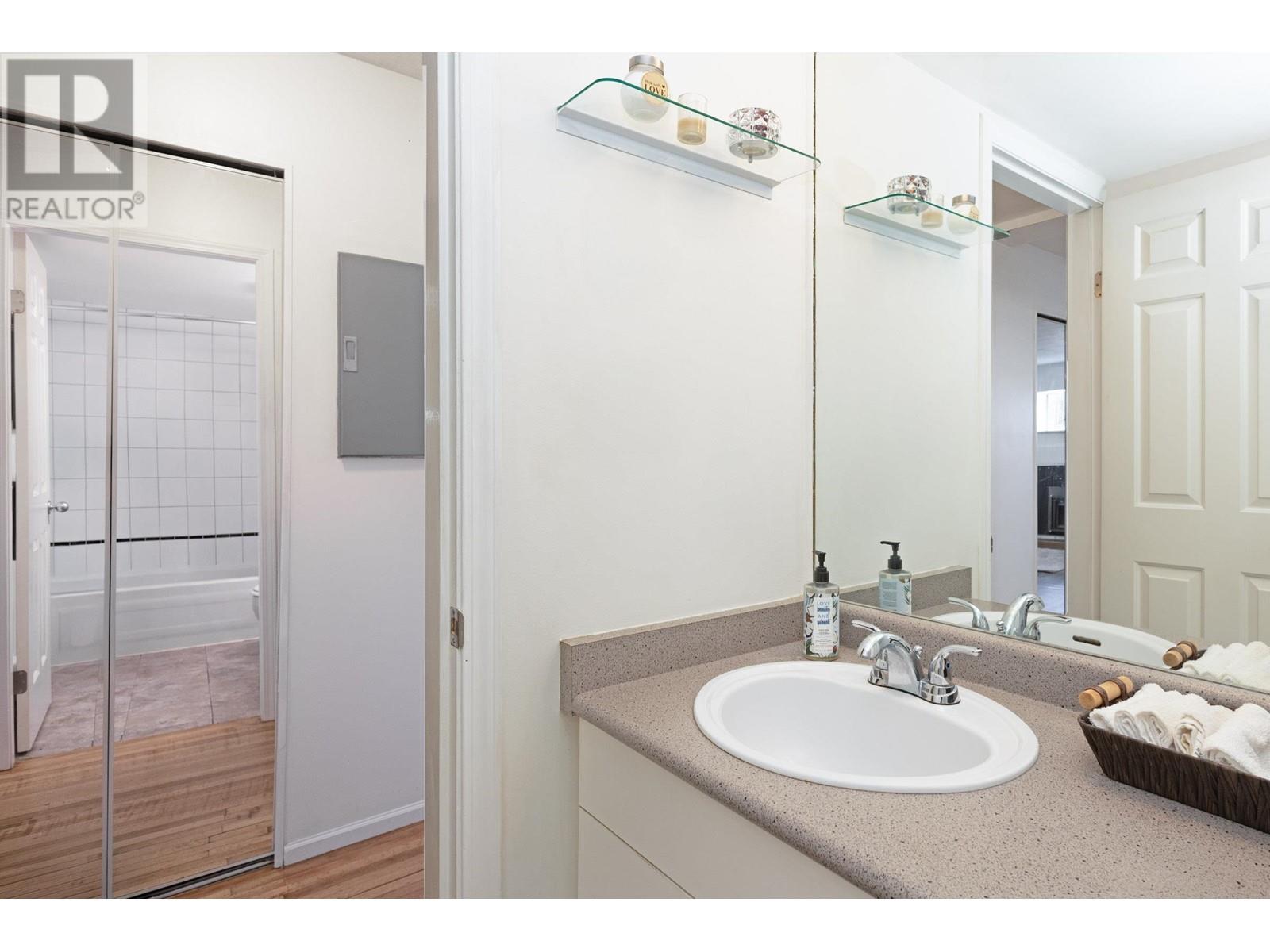101 1510 Grant Street, Vancouver, British Columbia  V5L 2Y2 - Photo 13 - R2989133