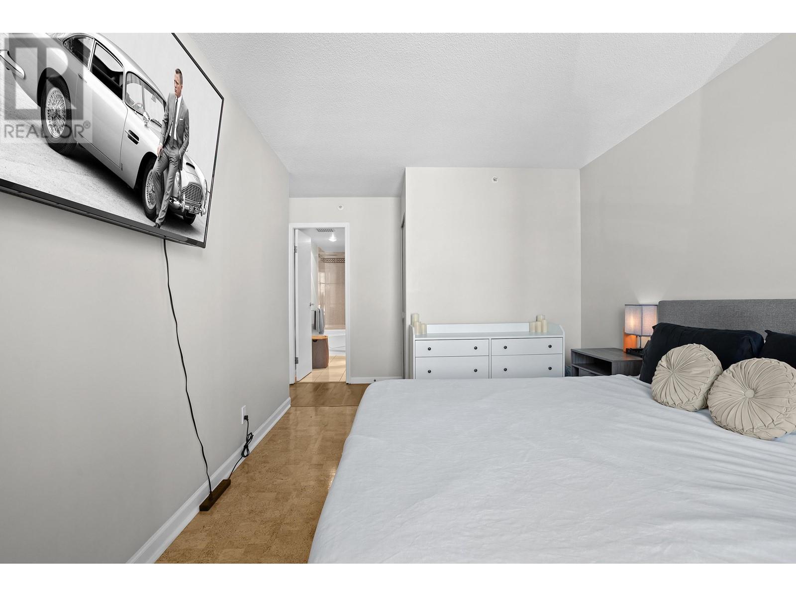 1901 1228 Marinaside Crescent, Vancouver, British Columbia  V5S 2L7 - Photo 11 - R2989149