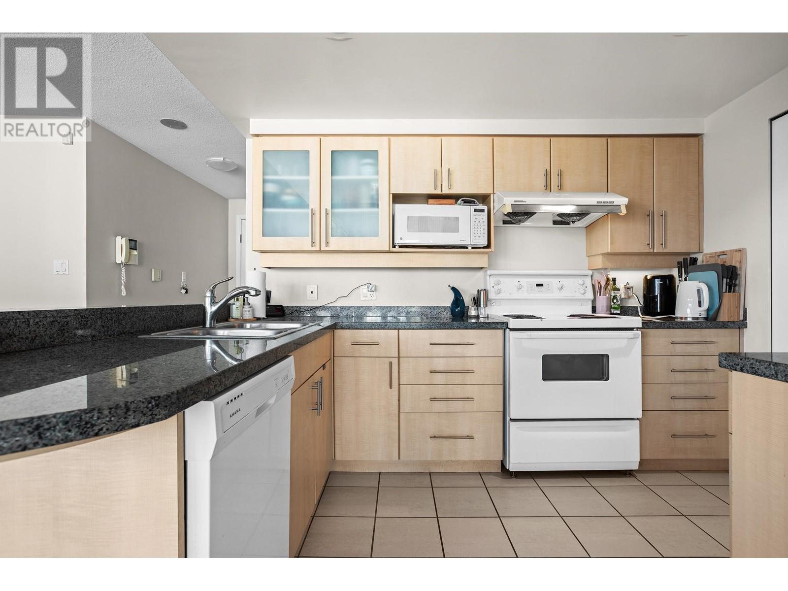 1901 1228 Marinaside Crescent, Vancouver, British Columbia  V5S 2L7 - Photo 7 - R2989149