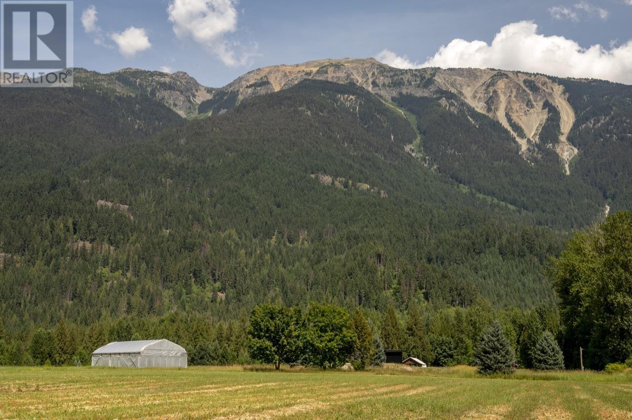 3085 Lois Road, Pemberton, British Columbia  V0N 2L2 - Photo 27 - R2989122