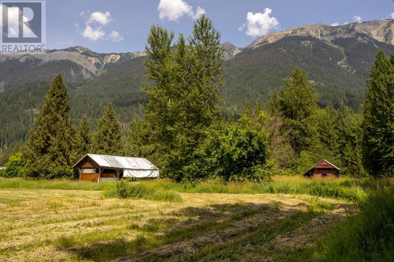 3085 Lois Road, Pemberton, British Columbia  V0N 2L2 - Photo 29 - R2989122