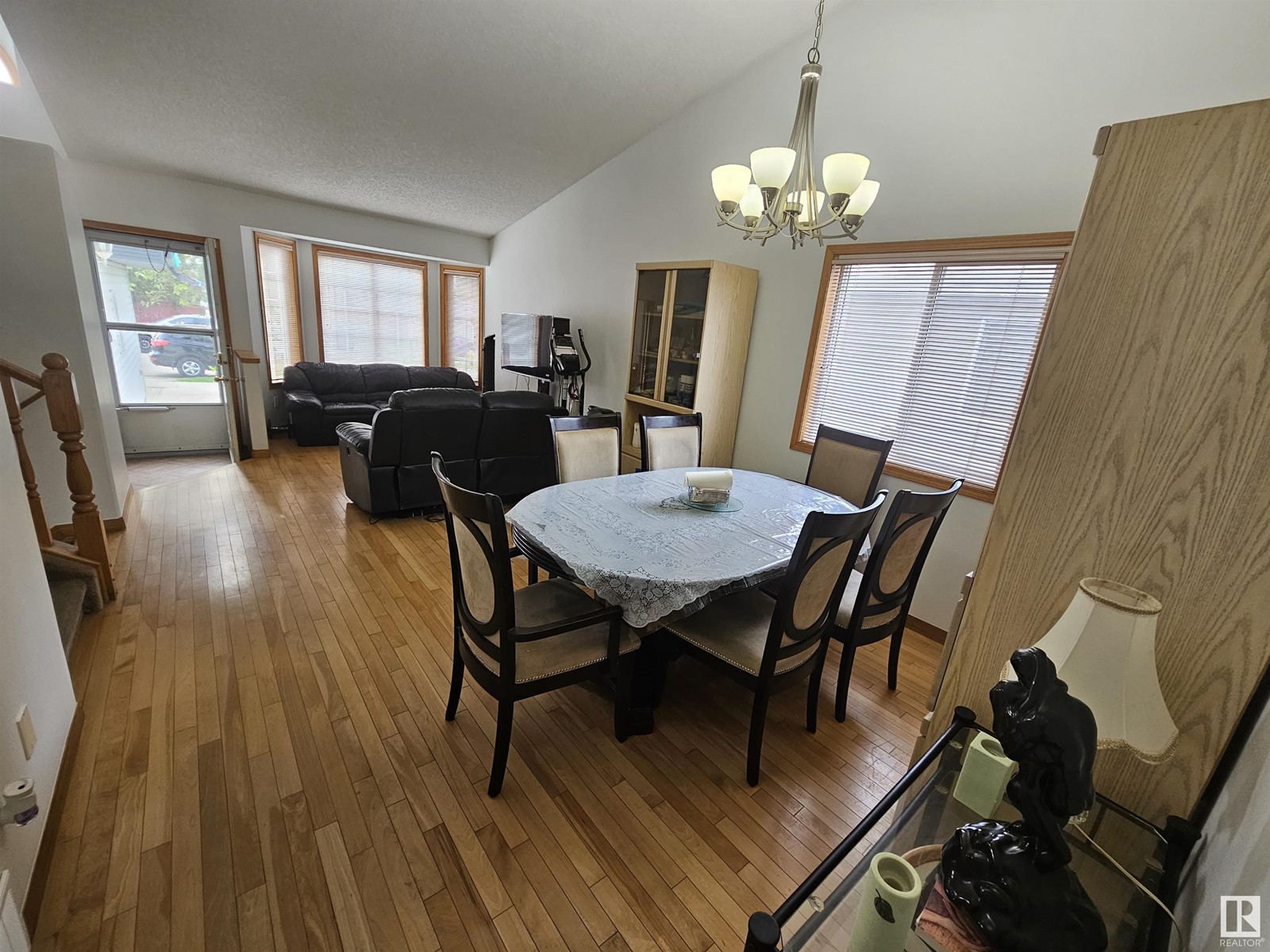 Property at 479 RAINBOW CR image 2