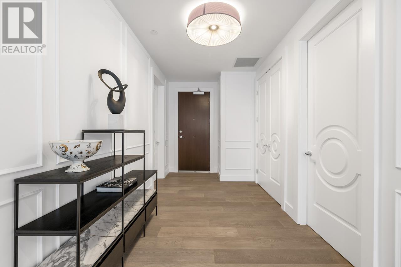 Property at 204 1009 LAURIER AVENUE image 3