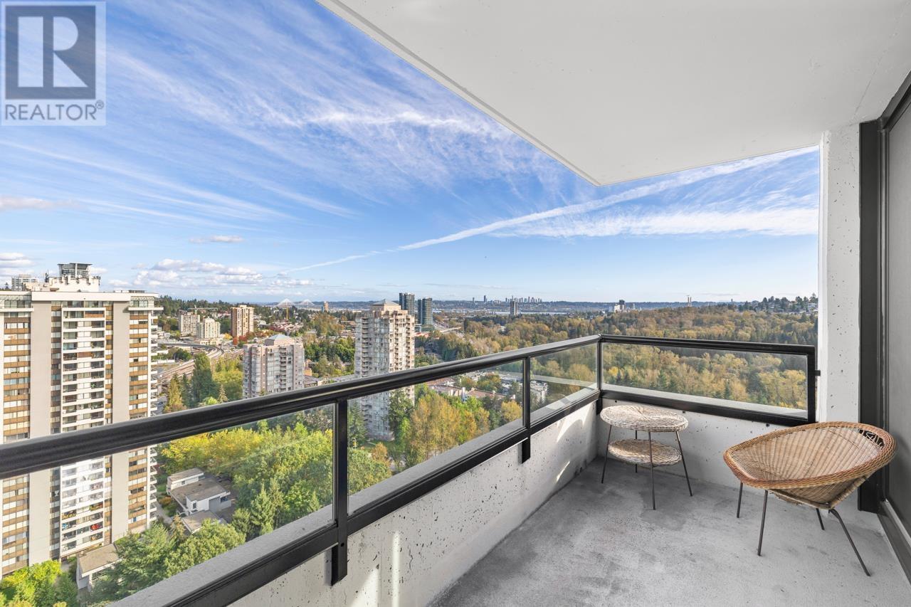2207 3980 Carrigan Court, Burnaby, British Columbia  V3N 4S6 - Photo 8 - R2989065