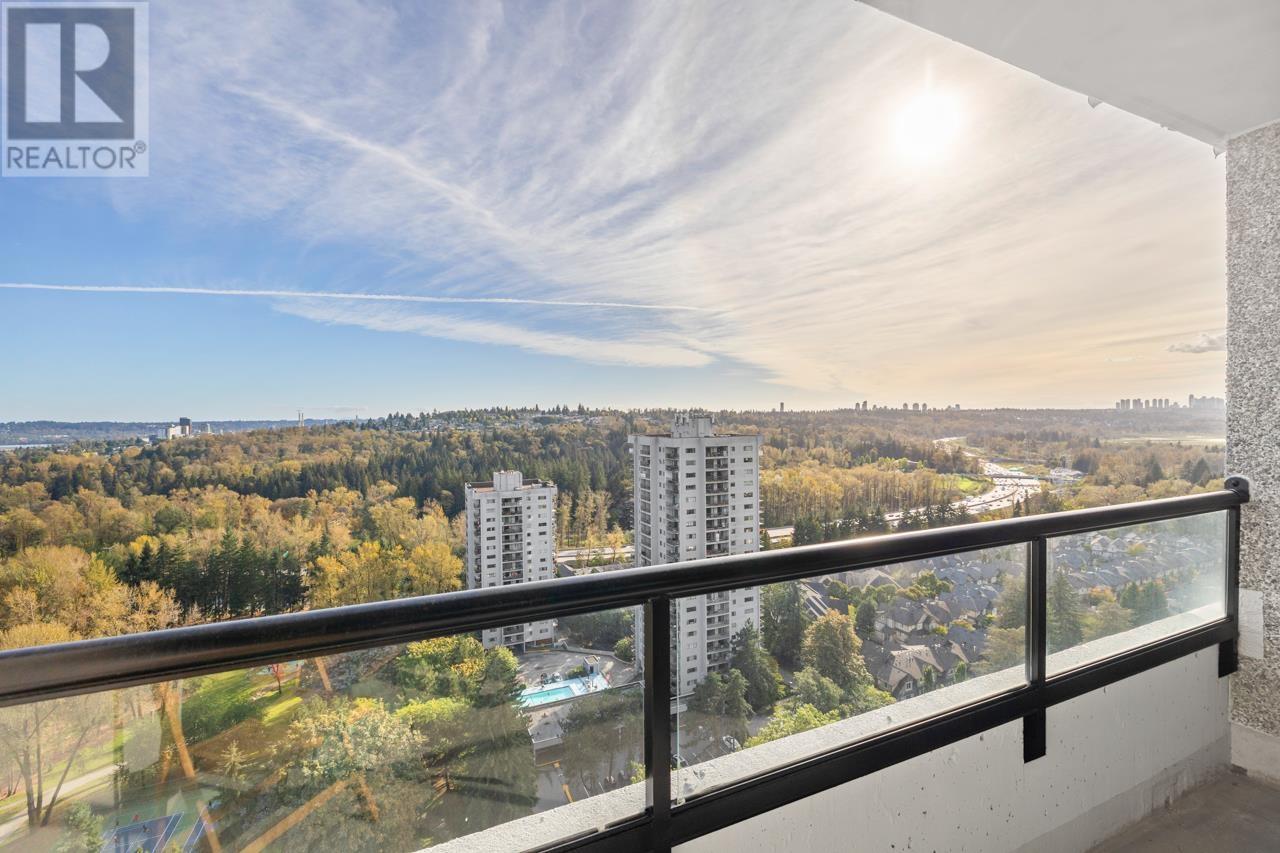 2207 3980 Carrigan Court, Burnaby, British Columbia  V3N 4S6 - Photo 2 - R2989065