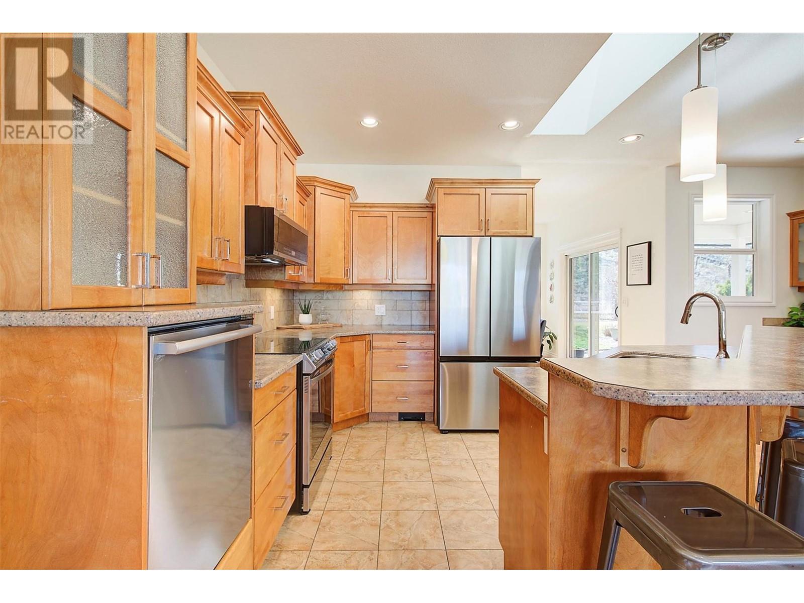 812 Kuipers Crescent, Kelowna, British Columbia  V1W 5C9 - Photo 12 - 10342969