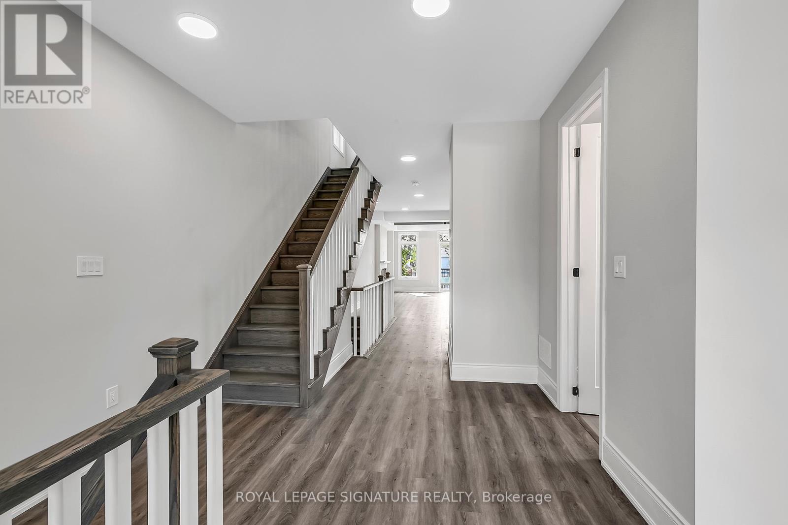 Property at 19 LAMBTON AVENUE image 2