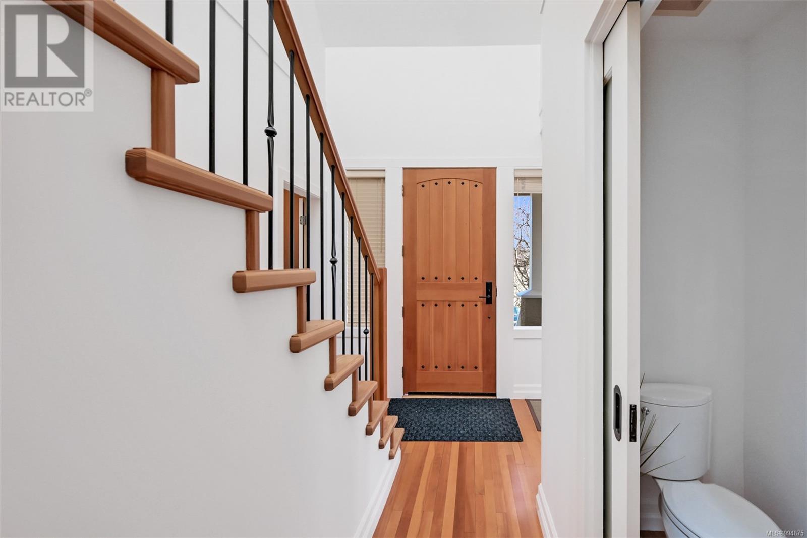 Property at 242 Richmond Ave image 5