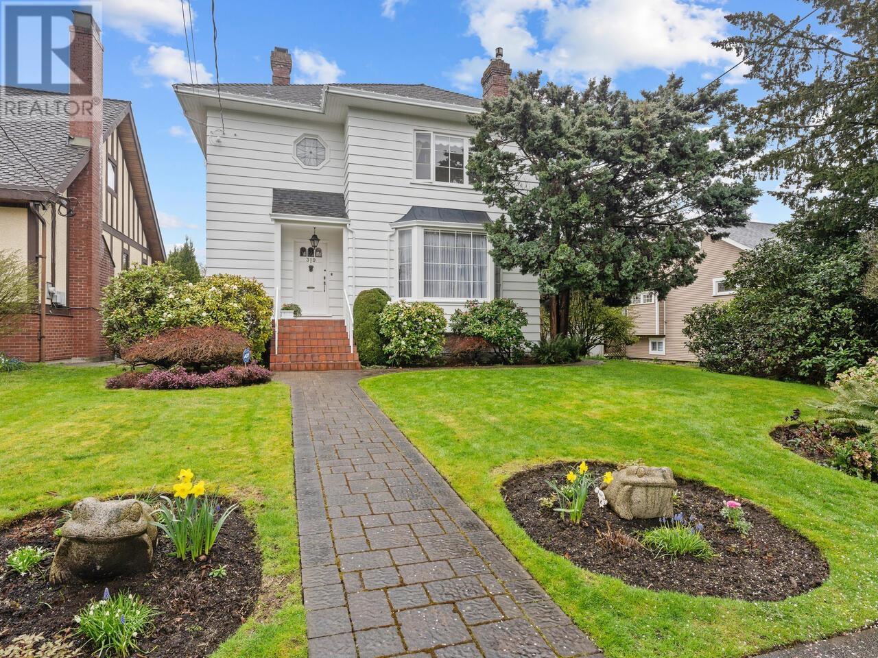 319 THIRD STREET, new westminster, British Columbia