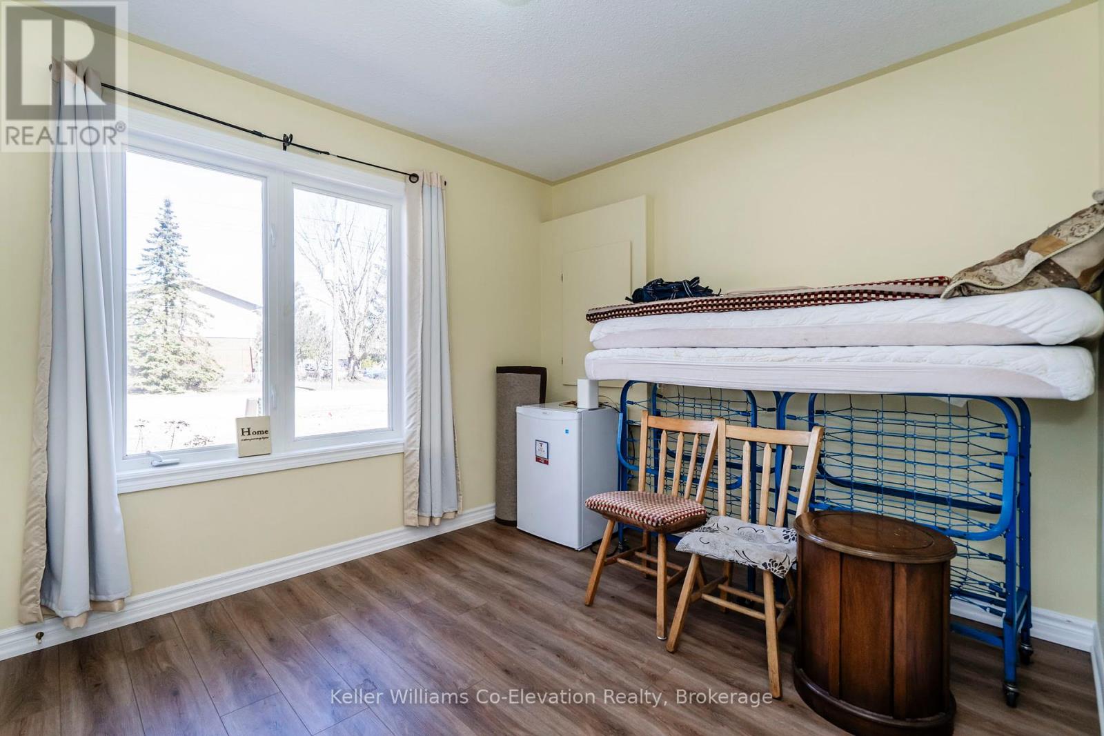 255 Yonge Street, Midland, Ontario  L4R 2B1 - Photo 13 - S12076021