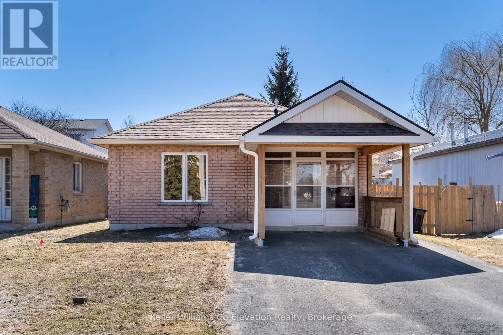 Property at 255 YONGE STREET image 3
