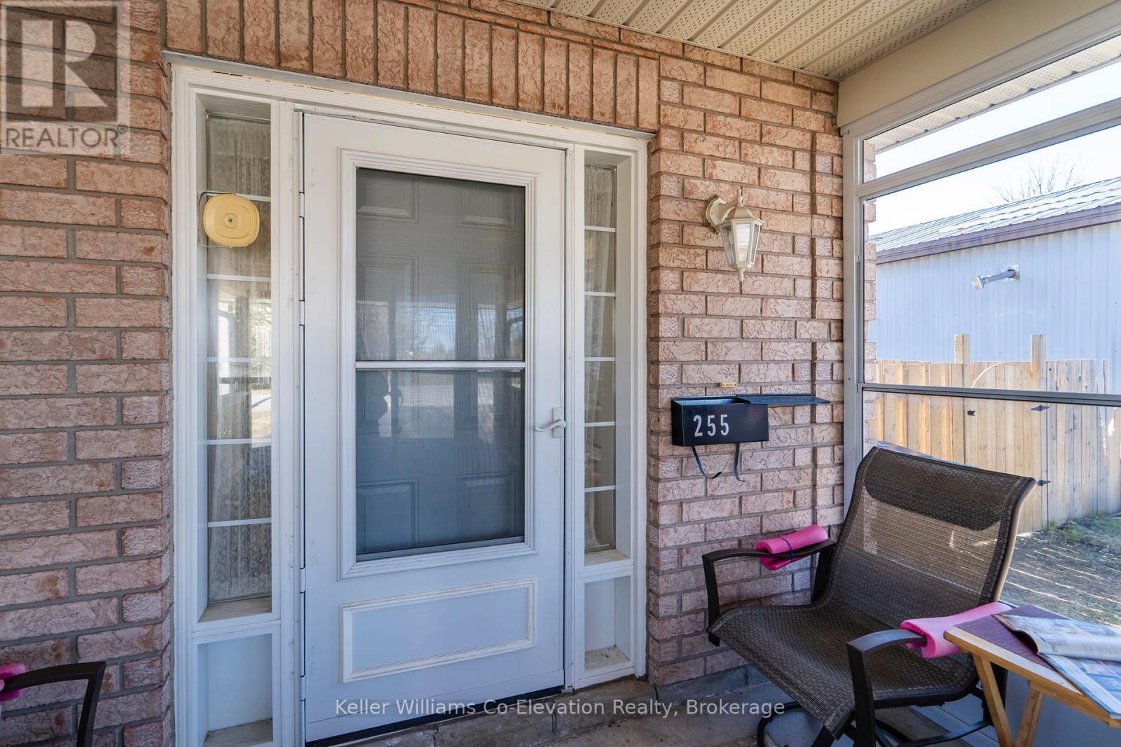 255 Yonge Street, Midland, Ontario  L4R 2B1 - Photo 5 - S12076021