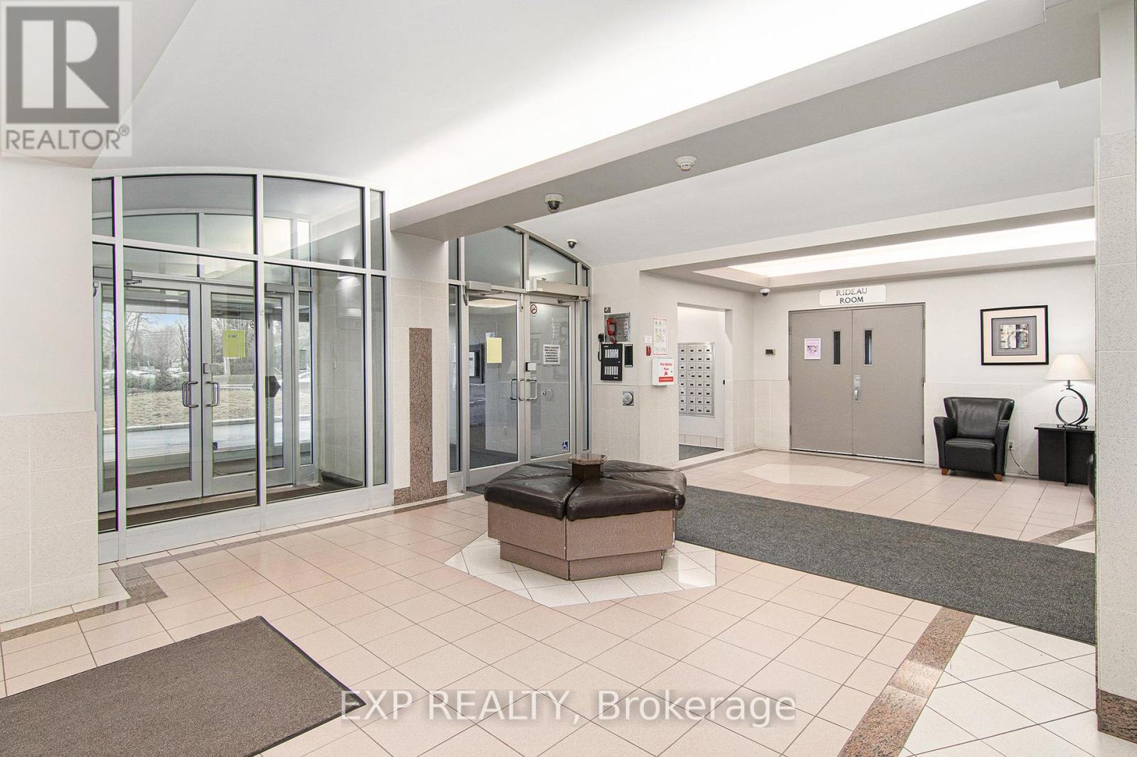 Property at 2309 - 900 DYNES ROAD image 3