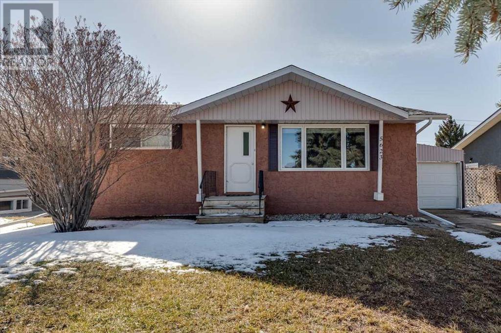 5623 48 AvenueCrescent, ponoka, Alberta