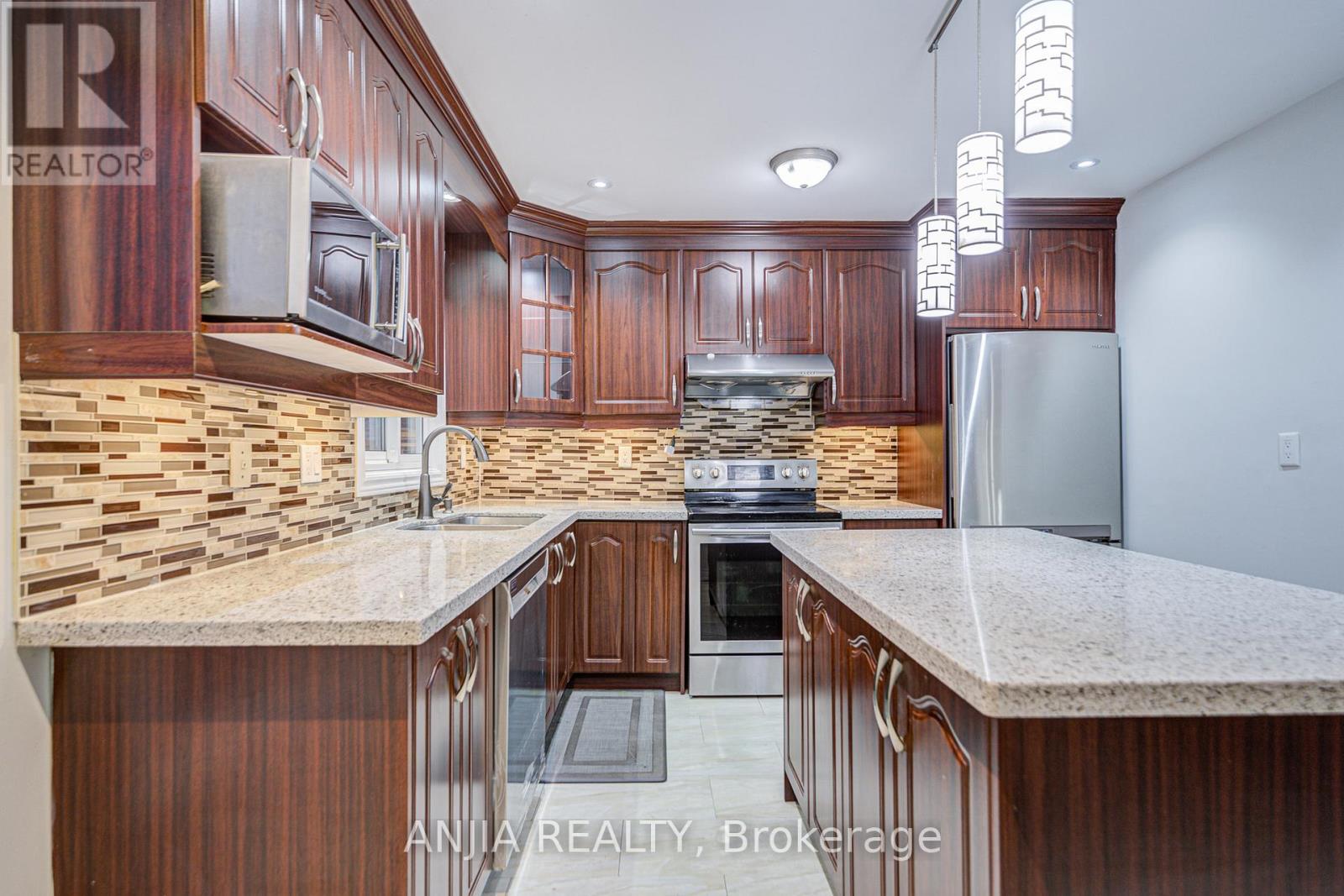 34 Terrosa Road, Markham, Ontario  L3S 2M7 - Photo 7 - N12076045