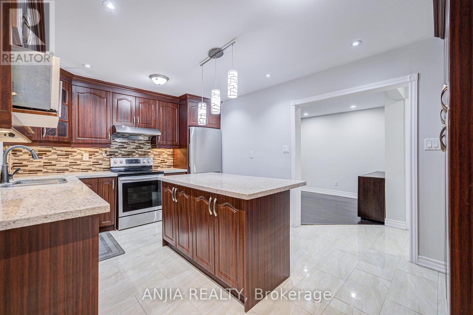 34 Terrosa Road, Markham, Ontario  L3S 2M7 - Photo 8 - N12076045
