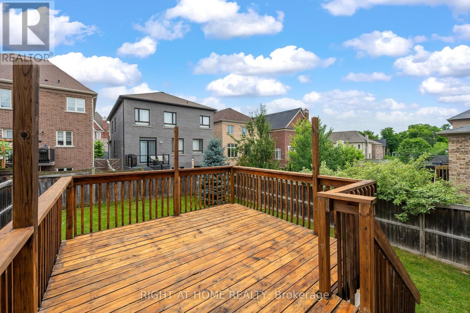 Property at 255 QUEEN FILOMENA AVENUE image 3