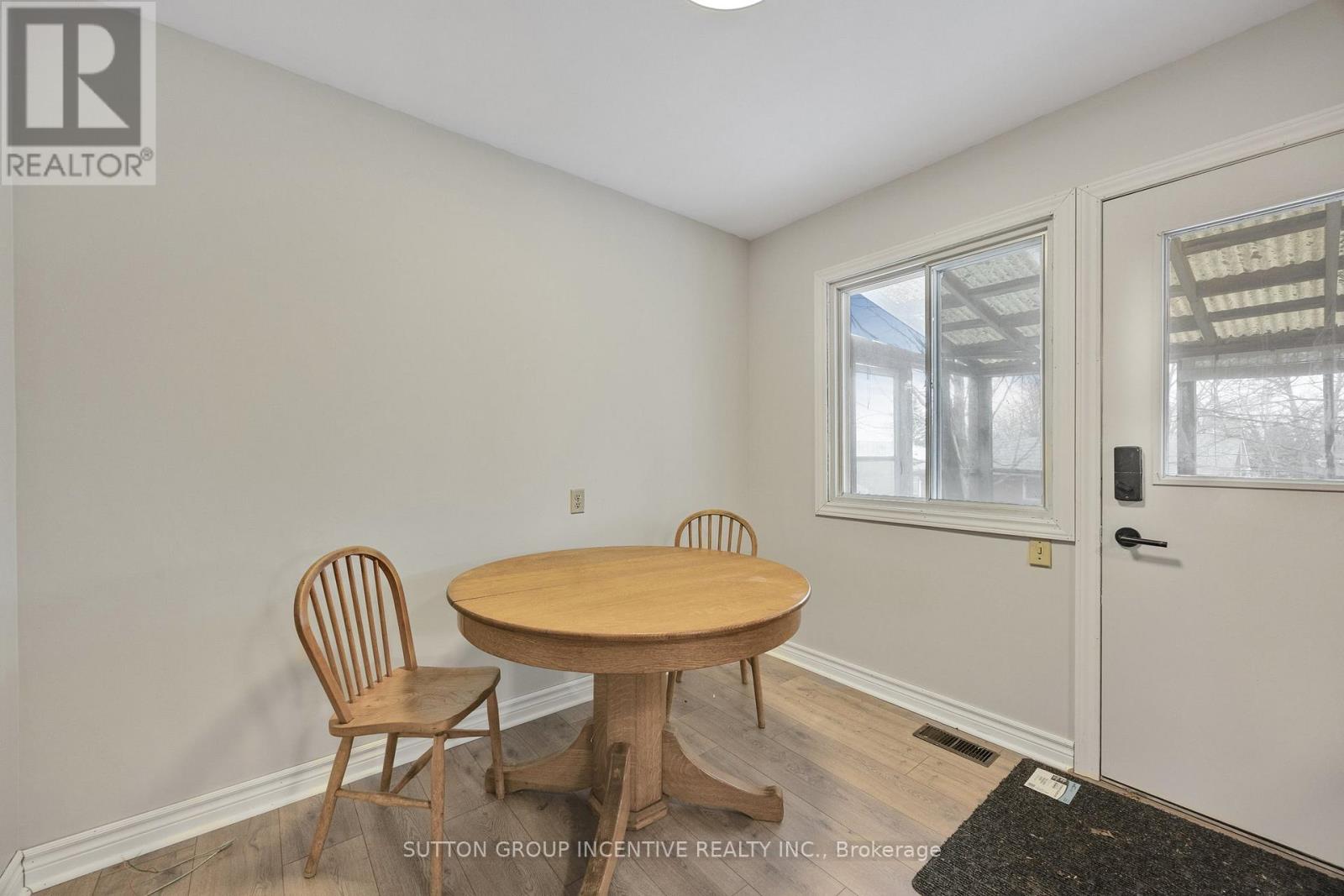 22 Belcourt Avenue, Barrie, Ontario  L4M 4E3 - Photo 22 - S12076058