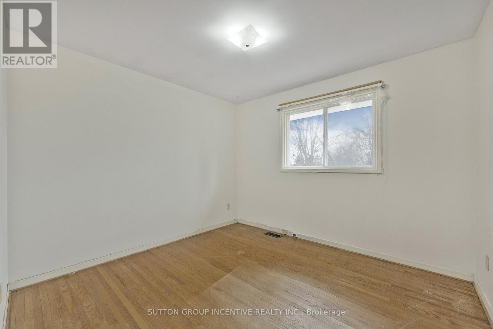 22 Belcourt Avenue, Barrie, Ontario  L4M 4E3 - Photo 25 - S12076058