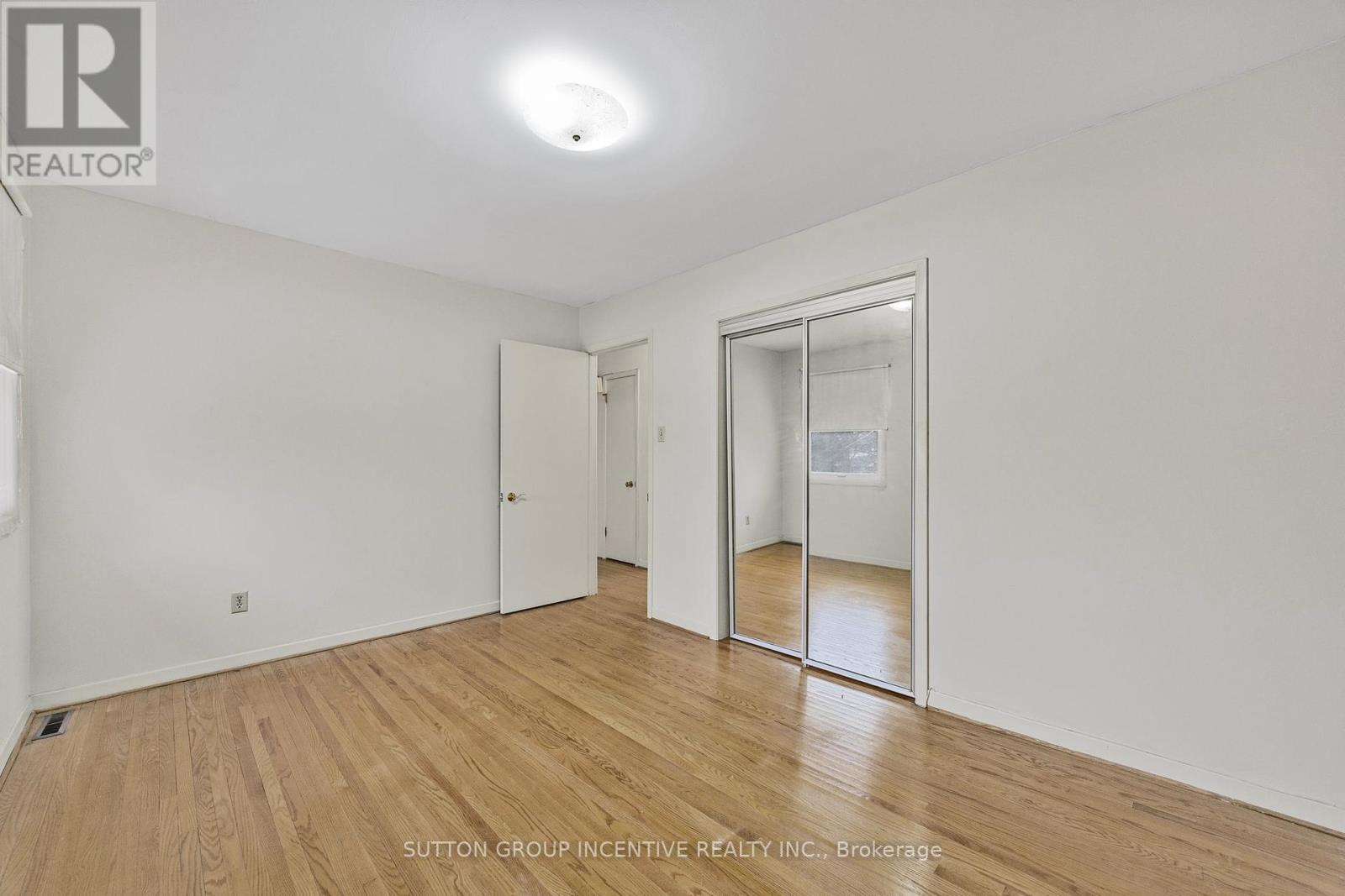 22 Belcourt Avenue, Barrie, Ontario  L4M 4E3 - Photo 32 - S12076058