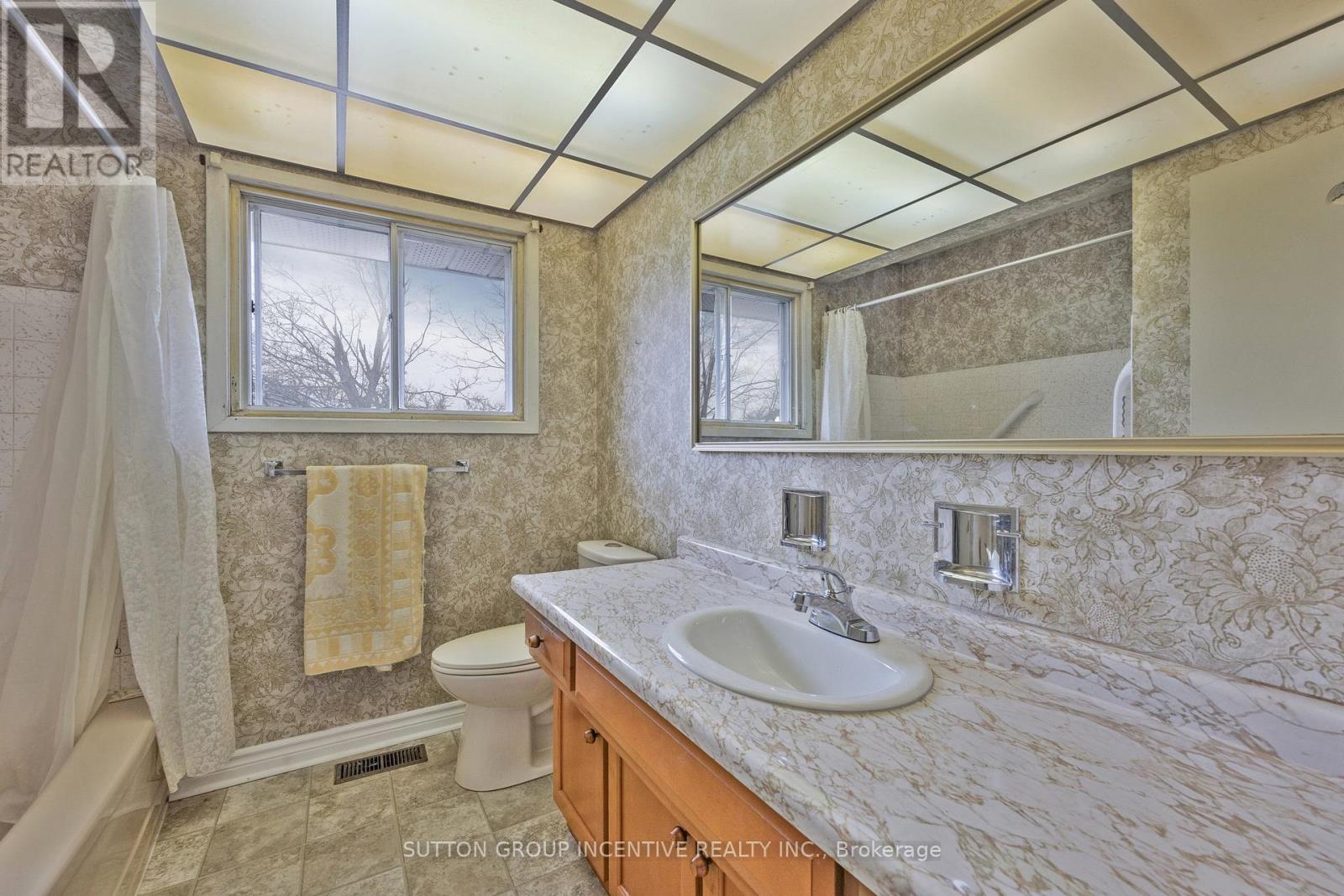 22 Belcourt Avenue, Barrie, Ontario  L4M 4E3 - Photo 33 - S12076058