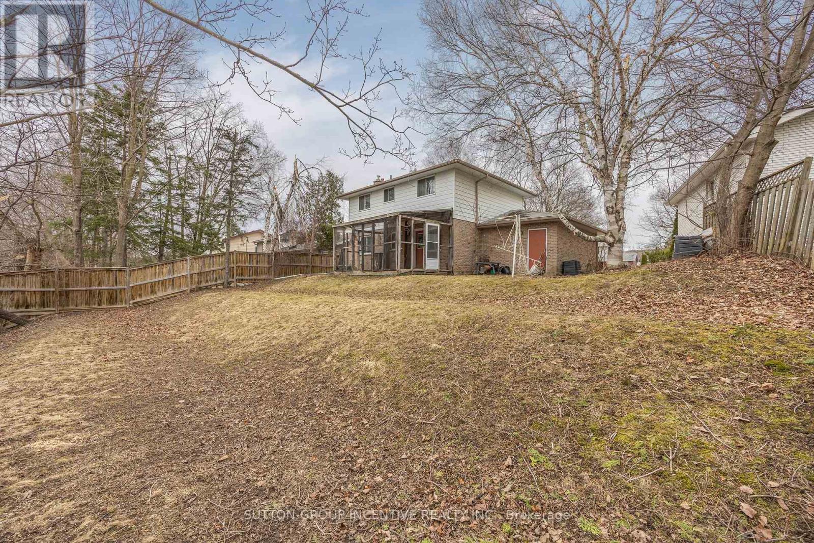 22 Belcourt Avenue, Barrie, Ontario  L4M 4E3 - Photo 38 - S12076058