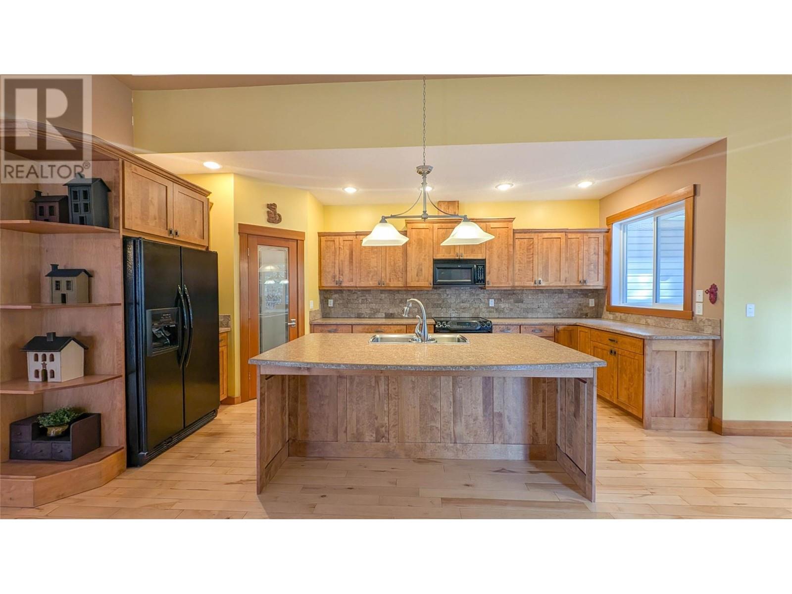 Property at 1545 Mt Fisher Crescent image 2