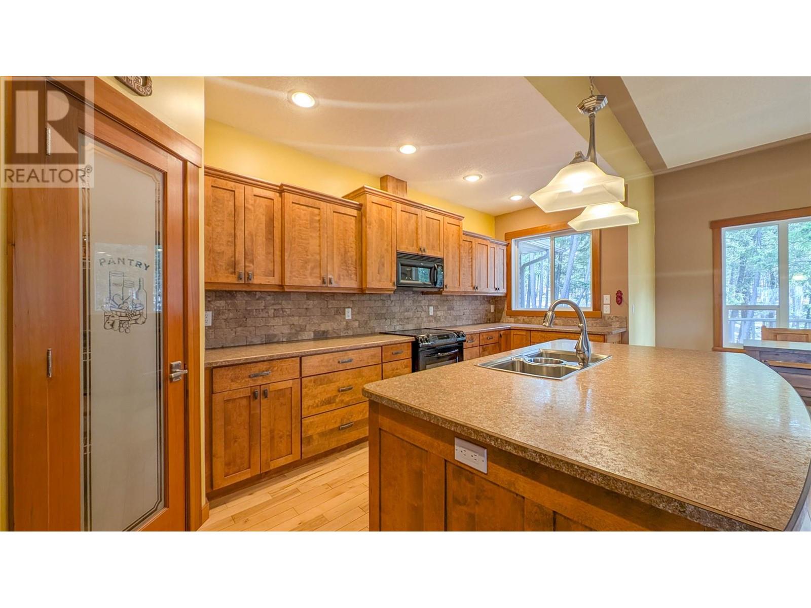 Property at 1545 Mt Fisher Crescent image 4