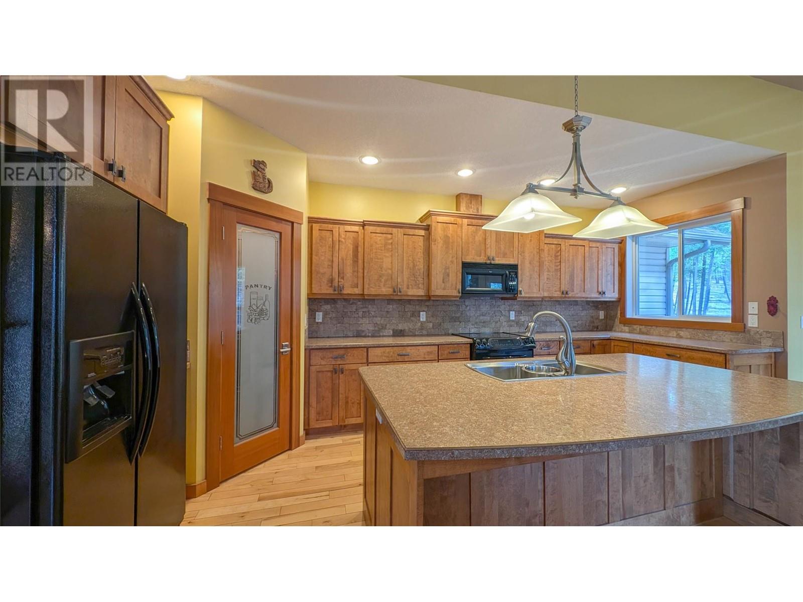 Property at 1545 Mt Fisher Crescent image 5