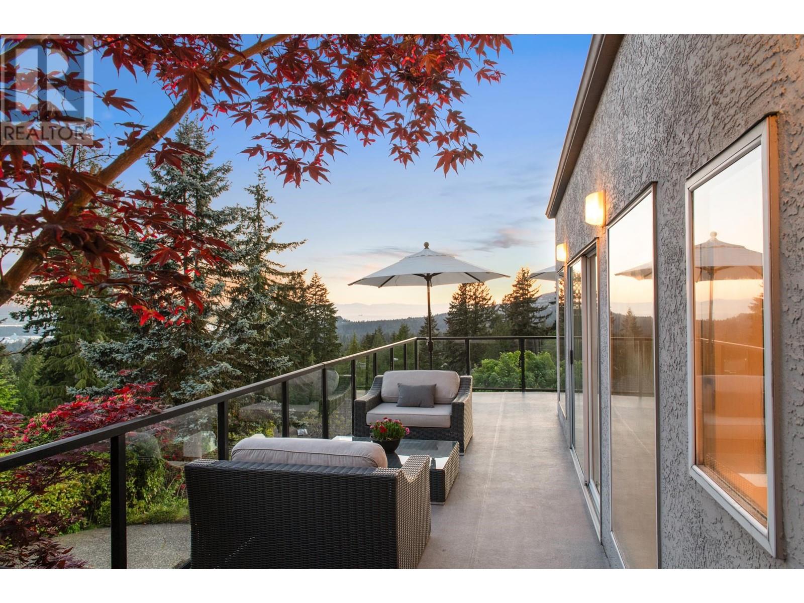 4210 Starlight Way, North Vancouver, British Columbia  V7N 4L5 - Photo 2 - R2989171