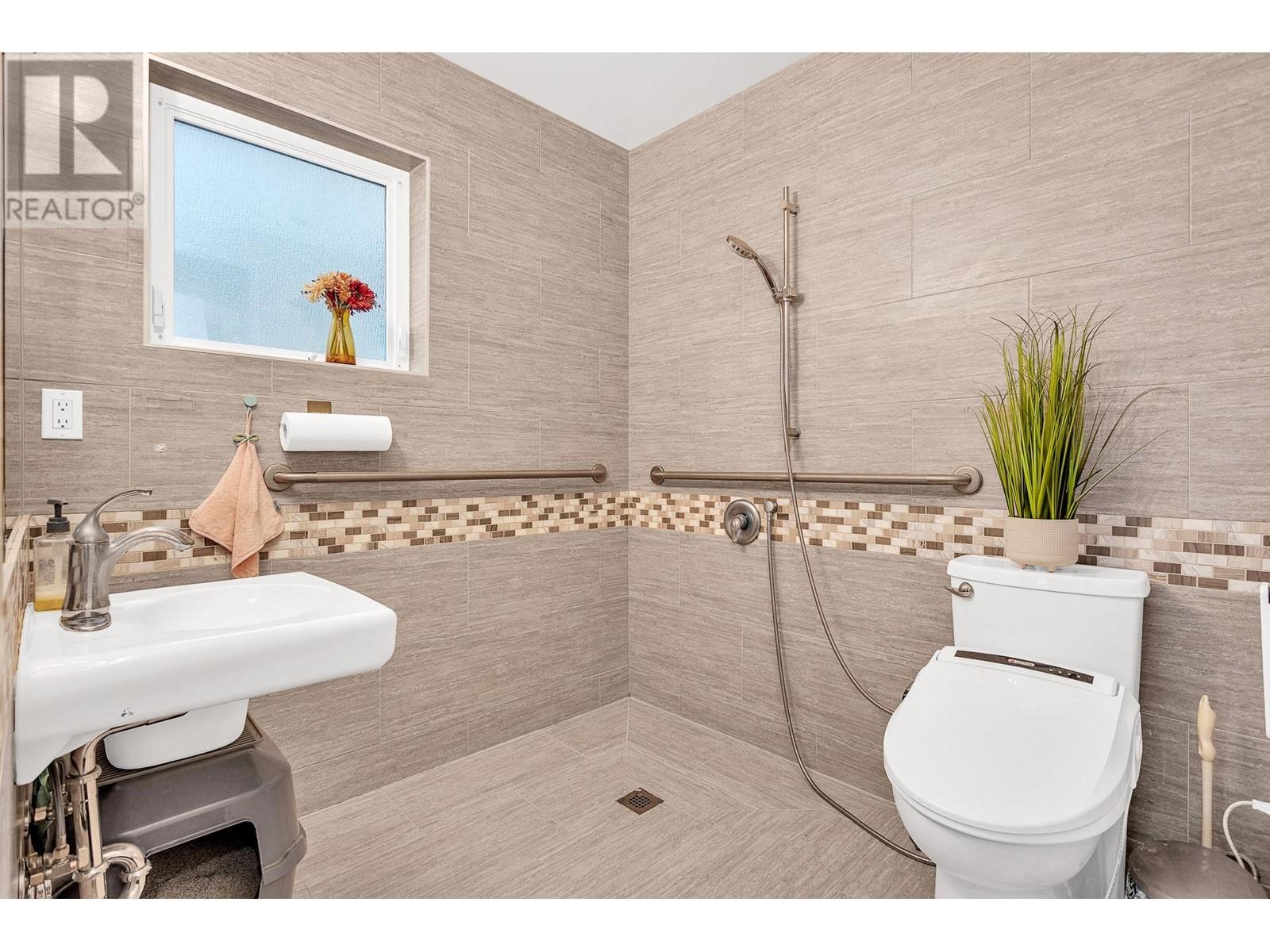 7408 Laburnum Street, Vancouver, British Columbia  V6P 5N3 - Photo 11 - R2989179