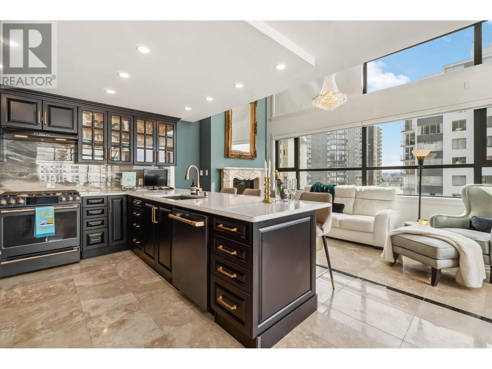 Listing Picture 7 of 40 : 802 1236 BIDWELL STREET, Vancouver / 溫哥華 - 魯藝地產 Yvonne Lu Group - MLS Medallion Club Member