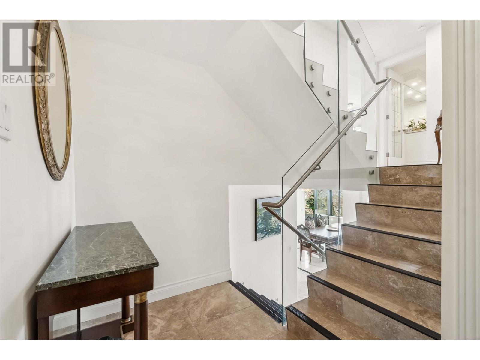 Listing Picture 21 of 40 : 802 1236 BIDWELL STREET, Vancouver / 溫哥華 - 魯藝地產 Yvonne Lu Group - MLS Medallion Club Member