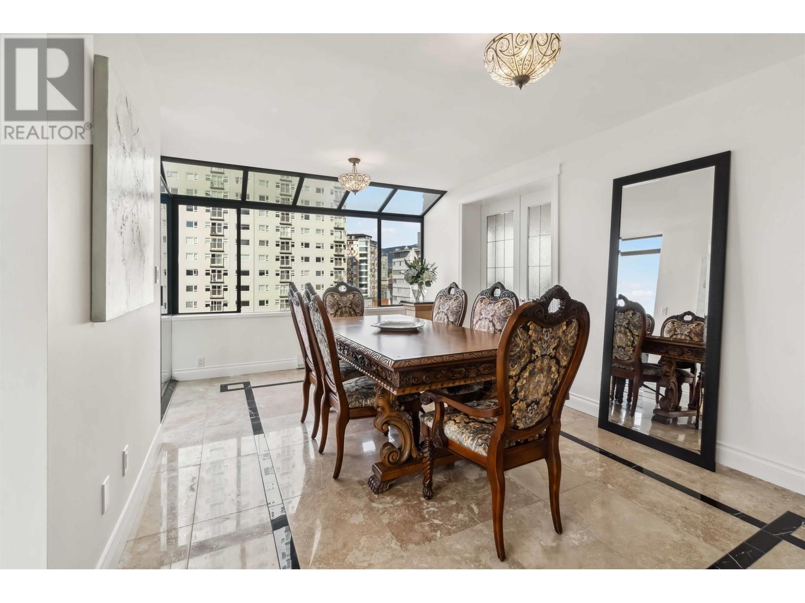 Listing Picture 10 of 40 : 802 1236 BIDWELL STREET, Vancouver / 溫哥華 - 魯藝地產 Yvonne Lu Group - MLS Medallion Club Member