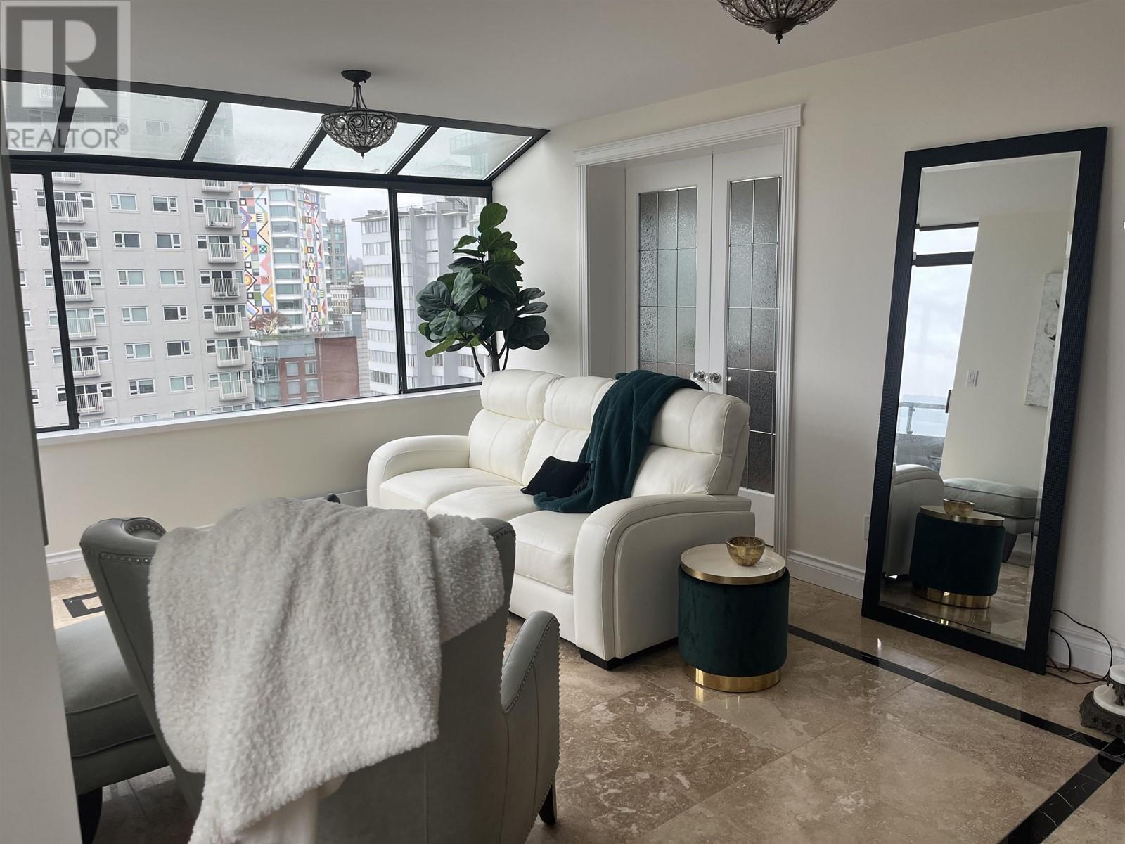 Listing Picture 11 of 40 : 802 1236 BIDWELL STREET, Vancouver / 溫哥華 - 魯藝地產 Yvonne Lu Group - MLS Medallion Club Member