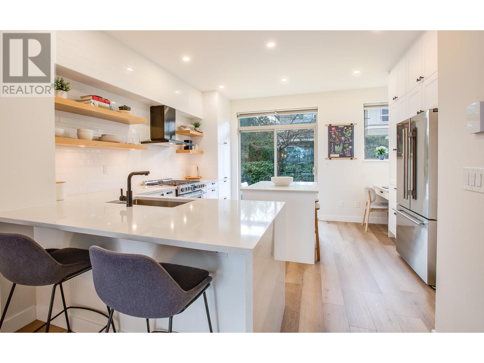 5 301 KLAHANIE DRIVE, port moody, British Columbia
