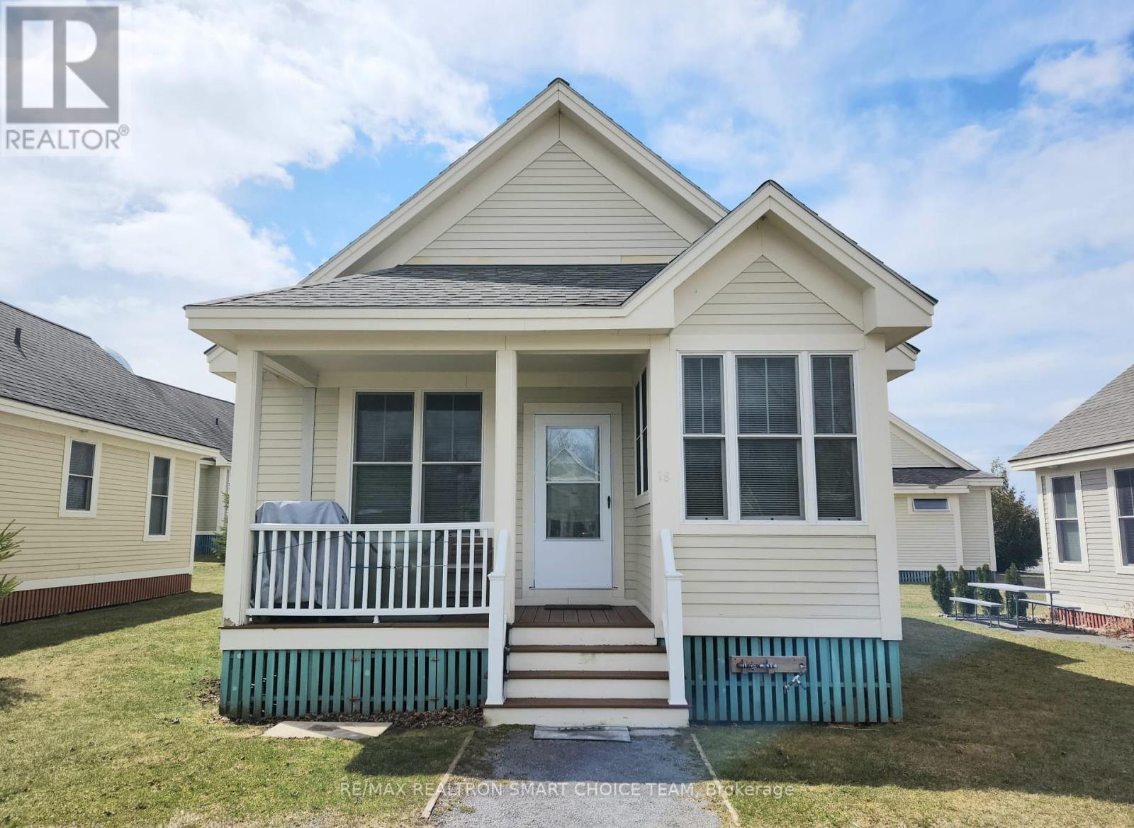 Property at 18 MEADOW VIEW LANE image 1