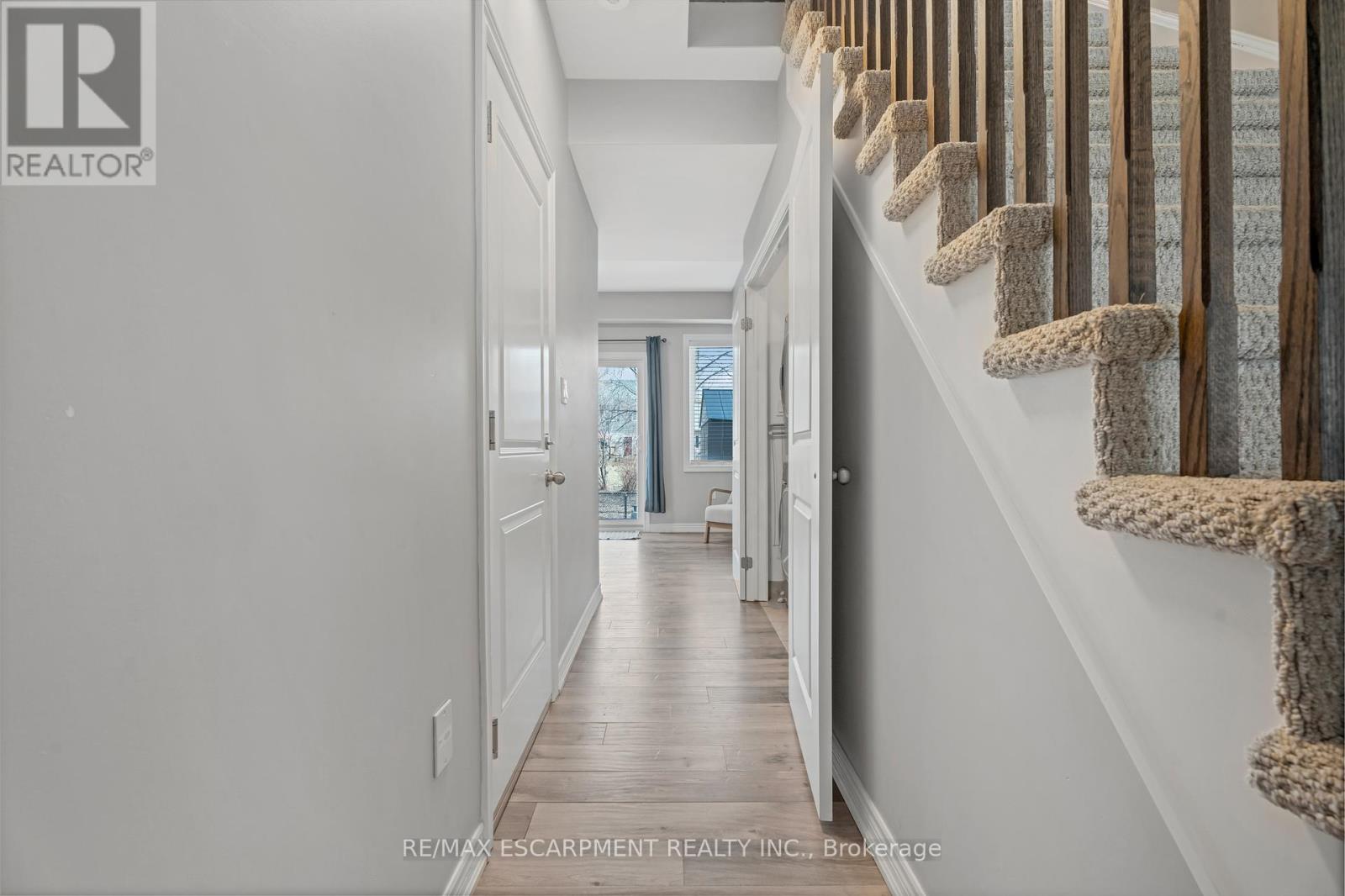 19 - 122 Dundas Street E, Hamilton, Ontario  L9H 7N3 - Photo 4 - X12076169