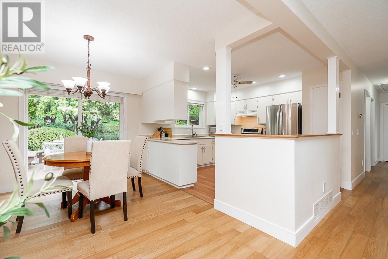 207 Harvard Drive, Port Moody, British Columbia  V3H 1S9 - Photo 10 - R2988652
