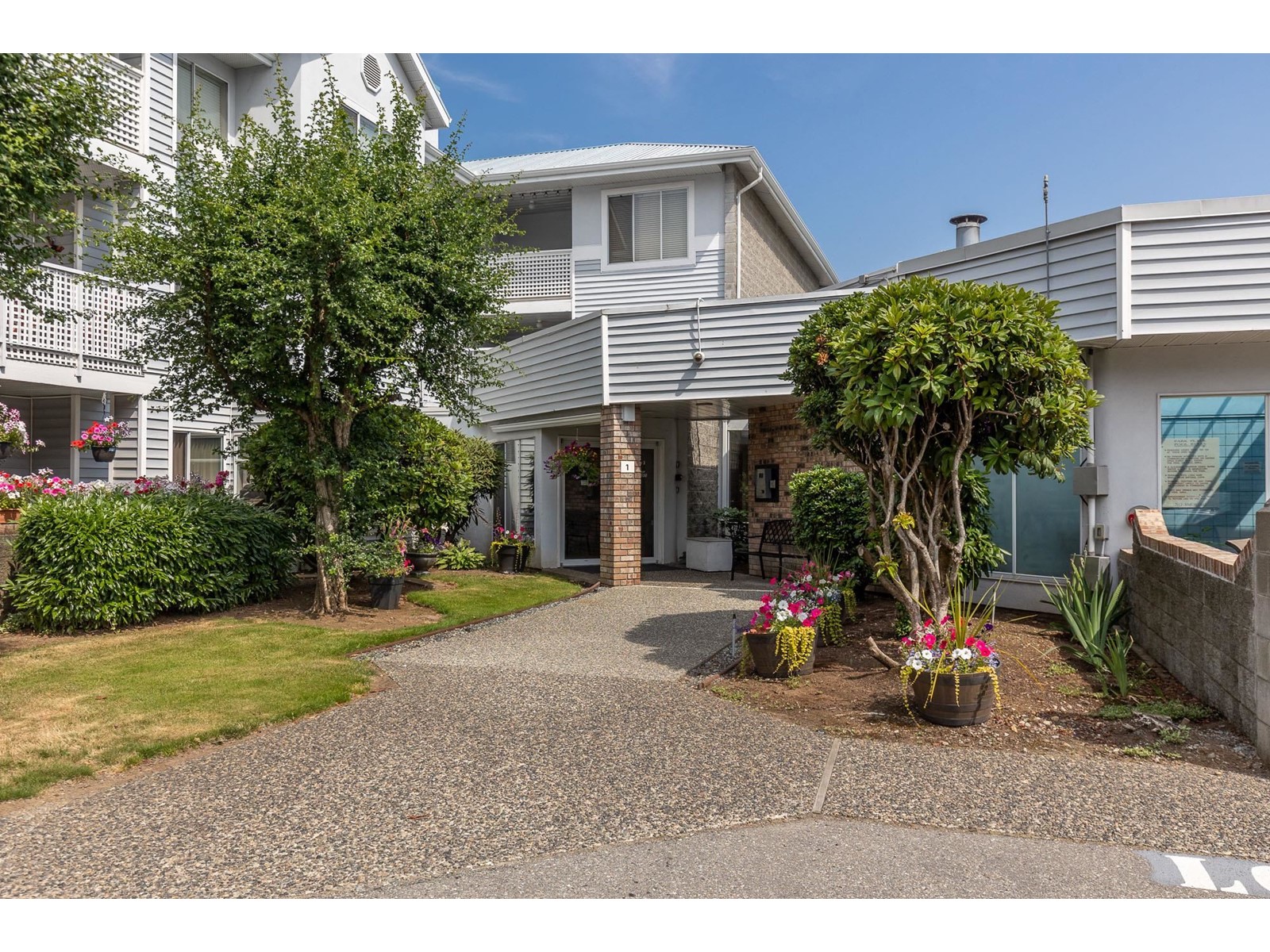 Property at 307 32823 LANDEAU PLACE image 4