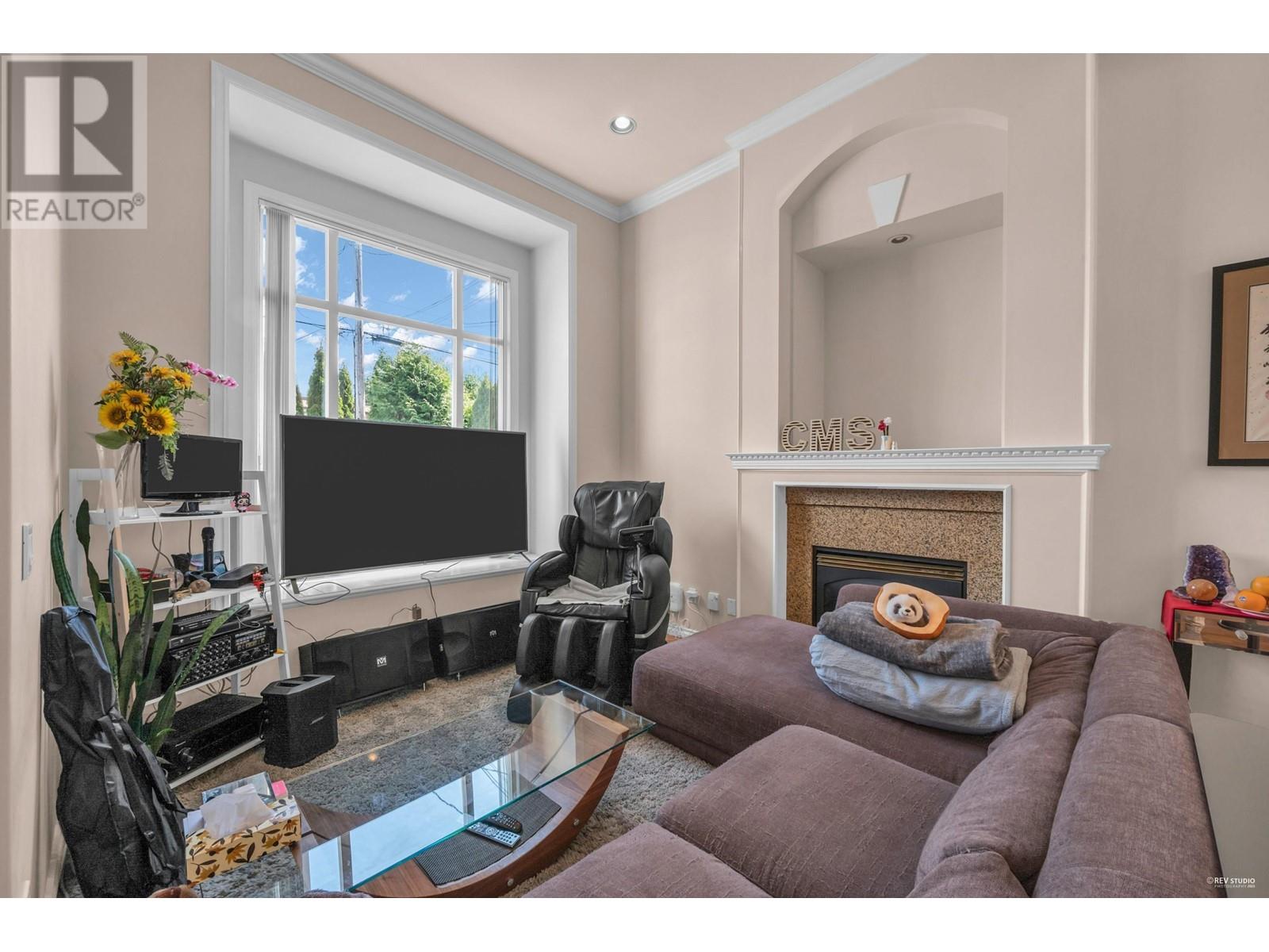 4989 Smith Avenue, Burnaby, British Columbia  V5G 2W6 - Photo 5 - R2988932