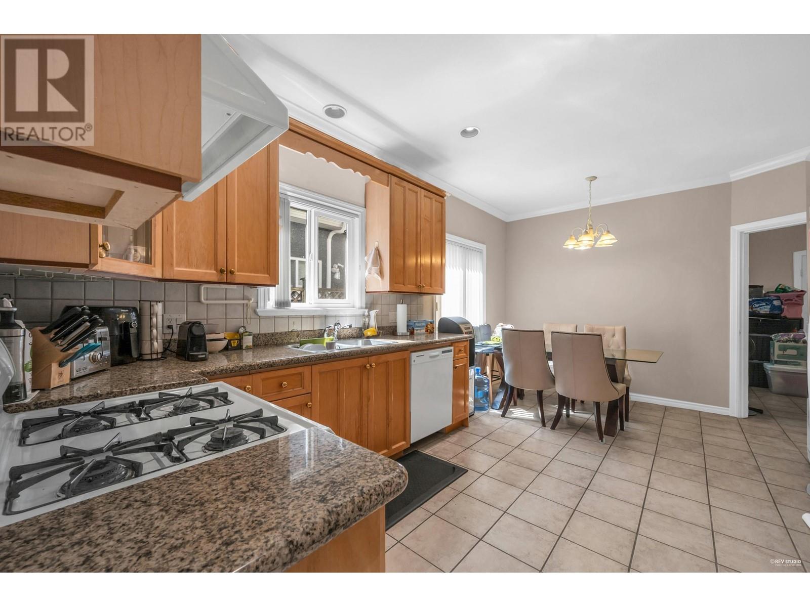 4989 Smith Avenue, Burnaby, British Columbia  V5G 2W6 - Photo 10 - R2988932
