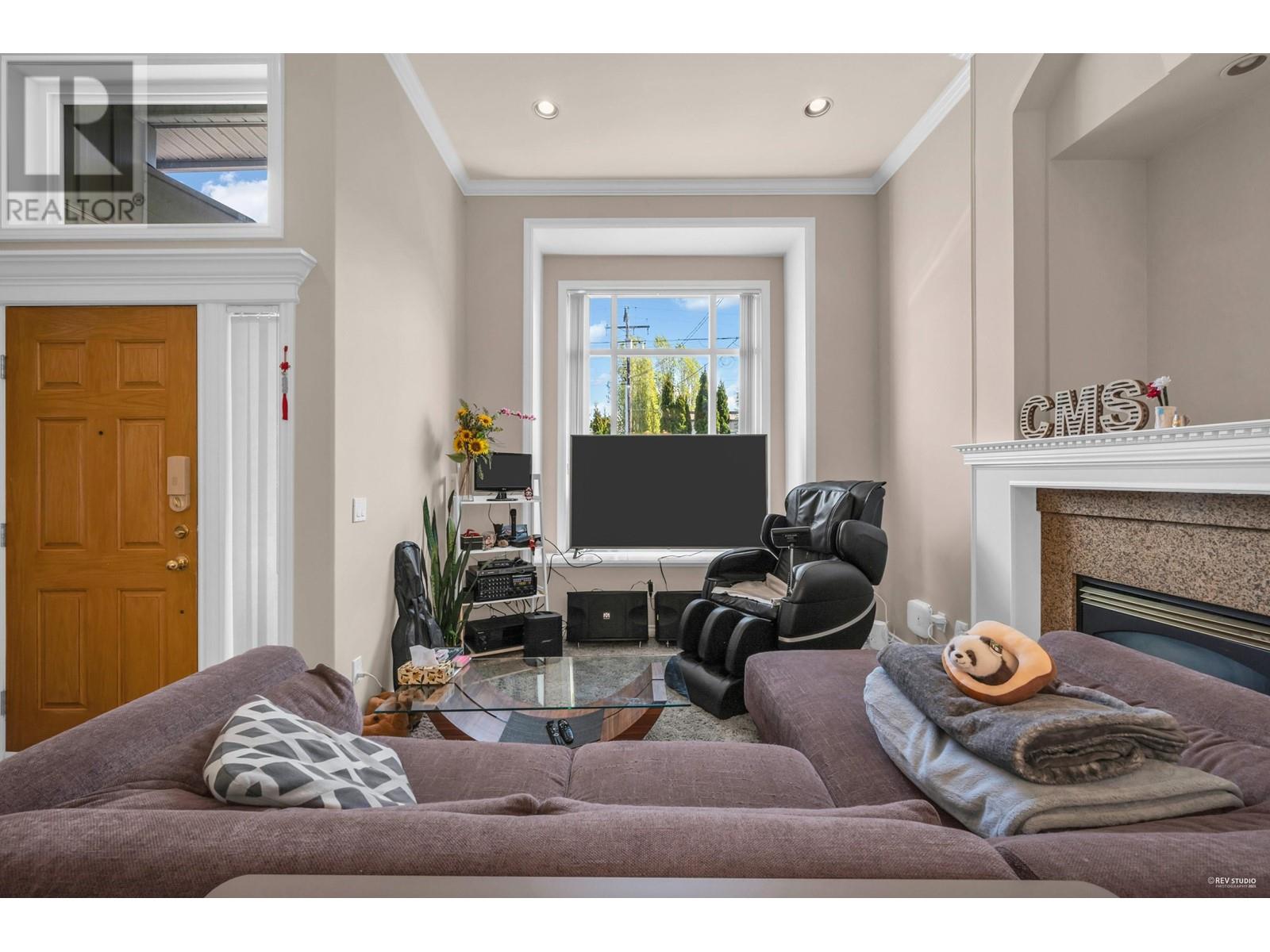4989 Smith Avenue, Burnaby, British Columbia  V5G 2W6 - Photo 4 - R2988932